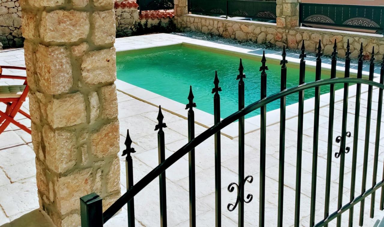 Vintage Residence Dramalj, Pool Self-Use 외부 사진